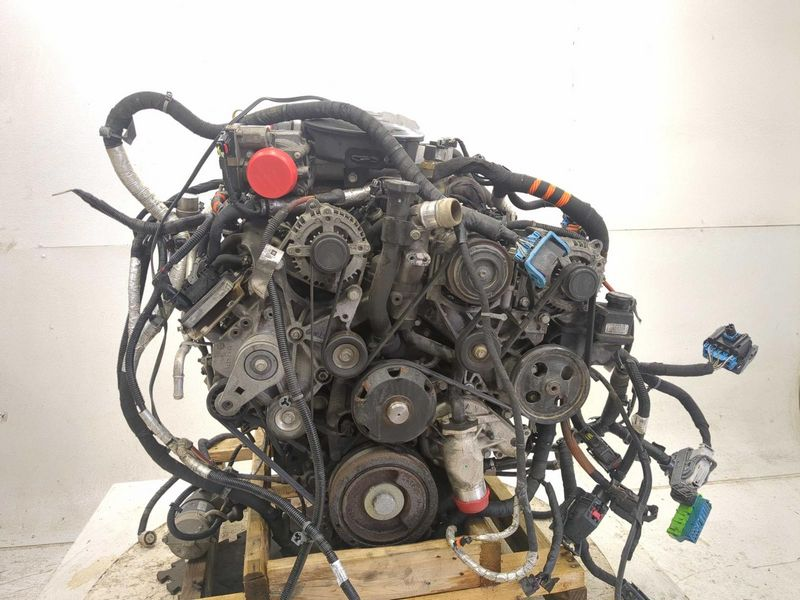 2015 Chevy SILVERADO 2500 6.6L (VIN 8, 8th digit, opt LML) Used Engine