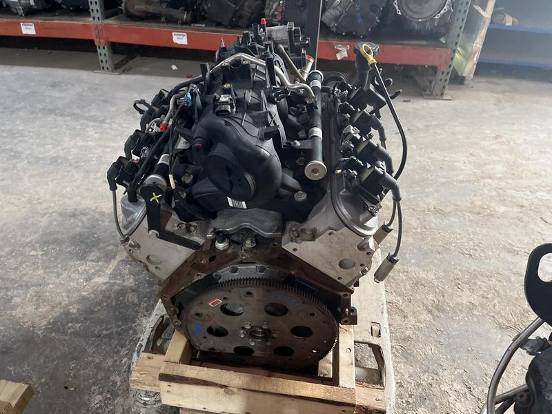 2006 Chevy SILVERADO 2500 6.0L (VIN U, 8th digit), gasoline Used Engine