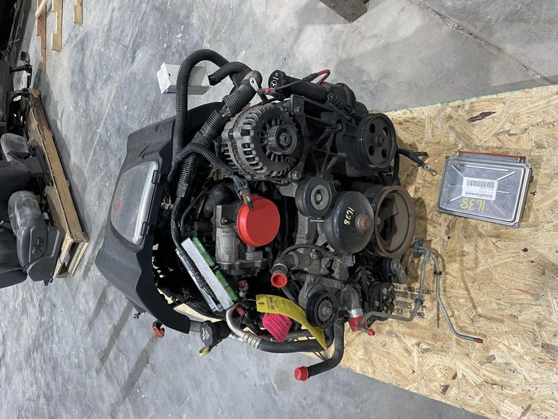2004 Chevy SSR (5.3L, VIN P, 8th digit) Used Engine
