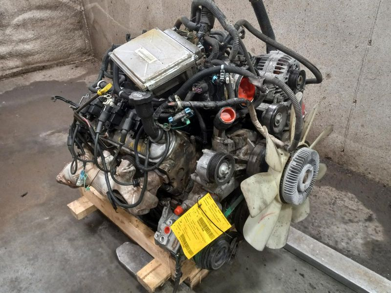 2006 Chevy SUBURBAN 2500 6.0L (VIN U, 8th digit) Used Engine