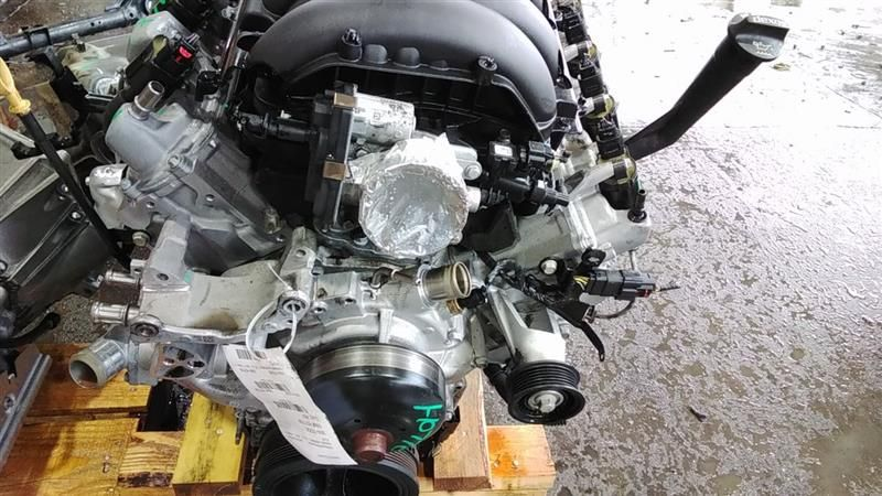 2019 Chevy SILVERADO 1500 new style (mirrors mount on door skin), 5.3L, opt L82 (VIN F, 8th digit) Used Engine