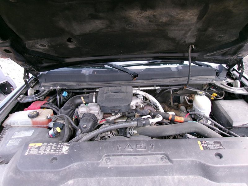 2011 Chevy SILVERADO 3500 6.6L, VIN 8 (8th digit, opt LML) Used Engine