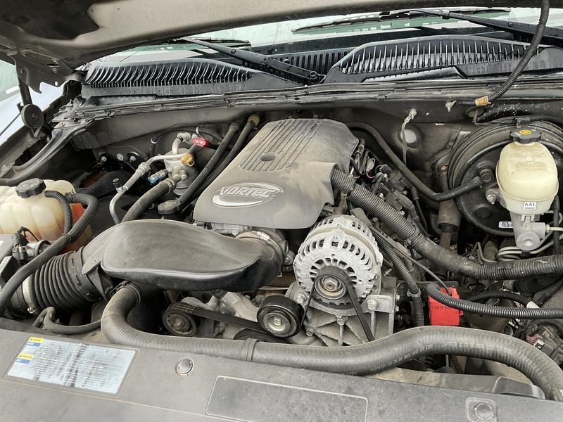 2005 Chevy SILVERADO 1500 5.3L, VIN T (8th digit, opt LM7) Used Engine