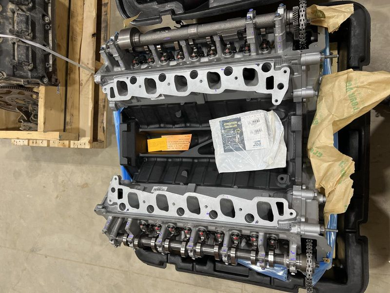 2004 Ford Excursion 6.8L (VIN S, 8th digit, 10-415), w/o EGR valve Remanufacture Engine