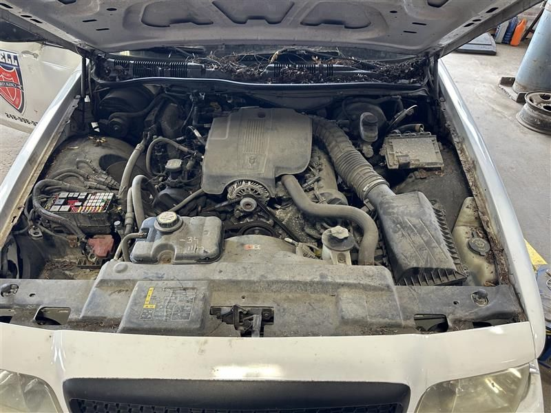 2004 Ford Crown Victoria (4.6L), VIN W (8th digit, gasoline, Romeo), oil cooler Used Engine
