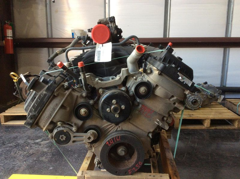 2017 Ford F-250 Super Duty 6.2L (VIN 6, 8th digit), gasoline Used Engine