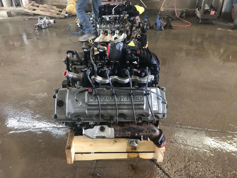 2016 Ford F-250 Super Duty 6.2L (VIN 6, 8th digit), gasoline Used Engine