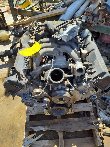 2017 Ford E-350 6.8L (VIN S, 8th digit), gasoline Used Engine