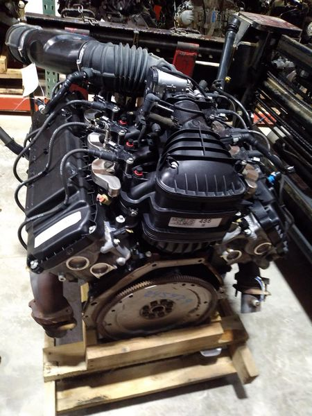 2017 Ford E-350 6.2L (VIN 6, 8th digit), gasoline Used Engine