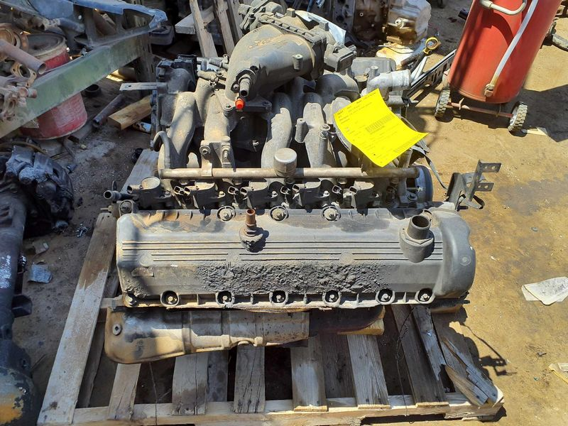 2014 Ford E-350 6.8L (VIN S, 8th digit), gasoline Used Engine