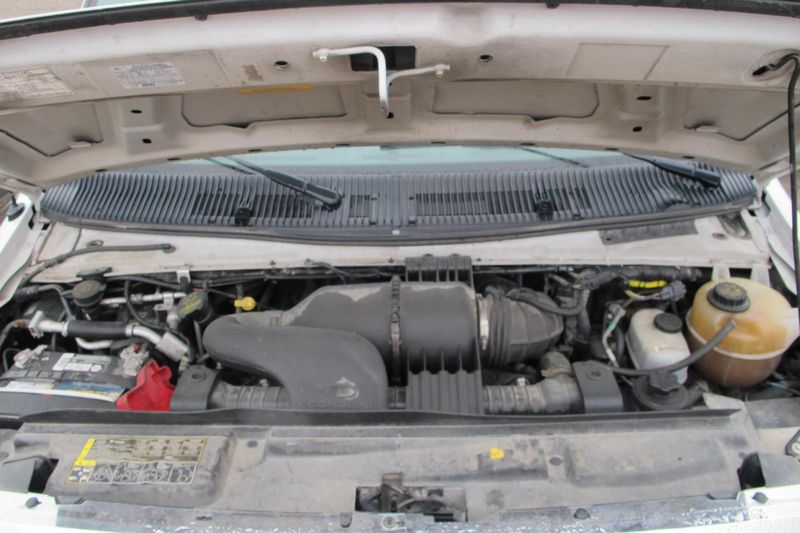 2013 Ford E-350 6.8L (VIN S, 8th digit), gasoline Used Engine