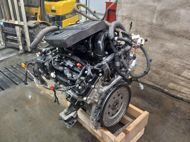 2021 NISSAN FRONTIER (3.8L, VIN E, 4th digit, VQ38DD) Used Engine