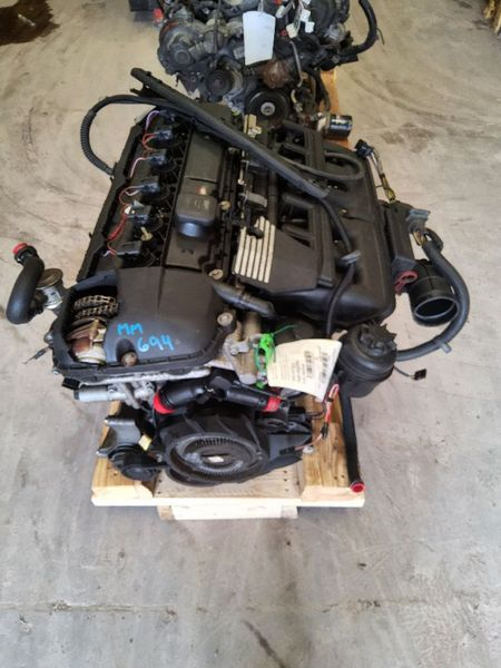 2006 BMW 325I Conv, (2.5L), M54 (256S5 engine, engine oil filler cap LH side of rocker cover) Used Engine