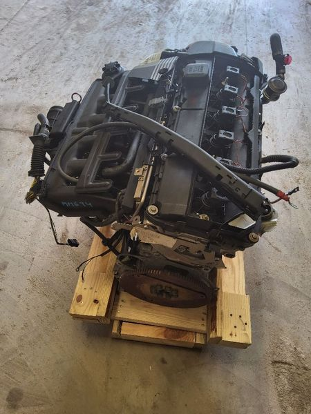 2006 BMW 325I Cpe, (2.5L), M54 (256S5 engine, engine oil filler cap LH side of rocker cover) Used Engine