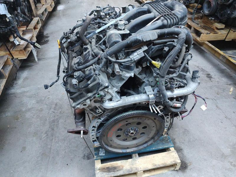 2020 NISSAN NV1500 (4.0L, VIN B, 4th digit, VQ40DE) Used Engine