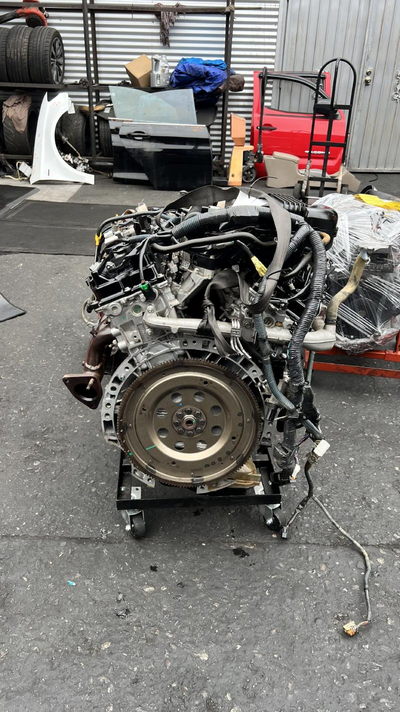 2015 NISSAN NV2500 4.0L (VIN B, 4th digit, VQ40DE) Used Engine