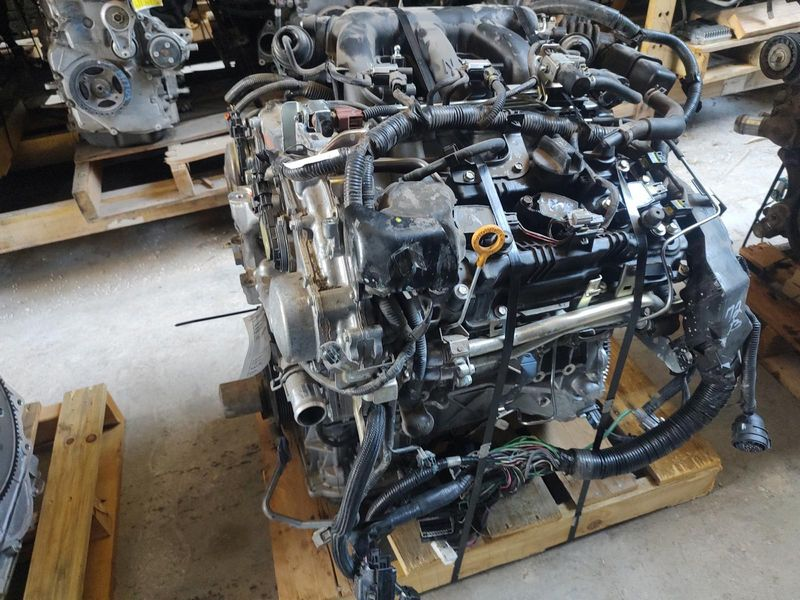 2022 NISSAN PATHFINDER (3.5L, VIN D, 4th digit, VQ35DD) Used Engine