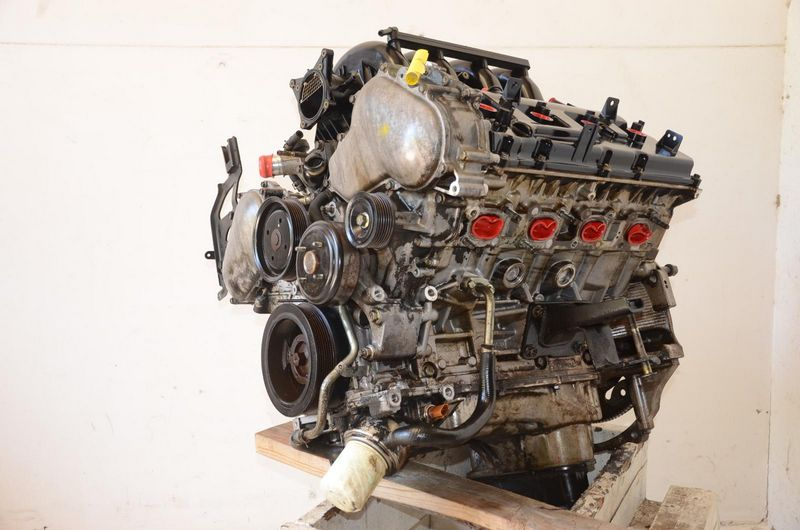2004 NISSAN TITAN (5.6L, VIN A, 4th digit, VK56DE) Used Engine