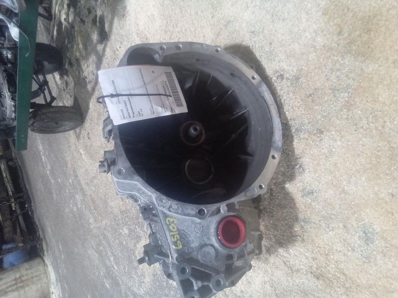2014 Jeep COMPASS MT, 2.4L, FWD Used Transmission