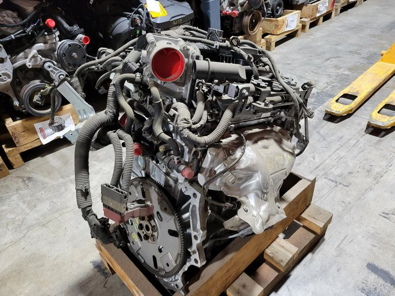 2014 NISSAN SENTRA (1.8L, VIN A, 4th digit, MR18DE), Federal emissions Used Engine