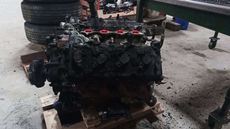 2011 NISSAN TITAN (5.6L), VIN A (4th digit, unleaded fuel) Used Engine