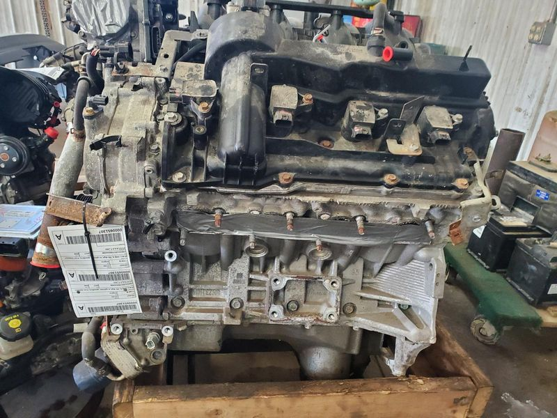 2019 NISSAN TITAN (5.6L, VIN A, 4th digit, 8 cylinder, gasoline) Used Engine