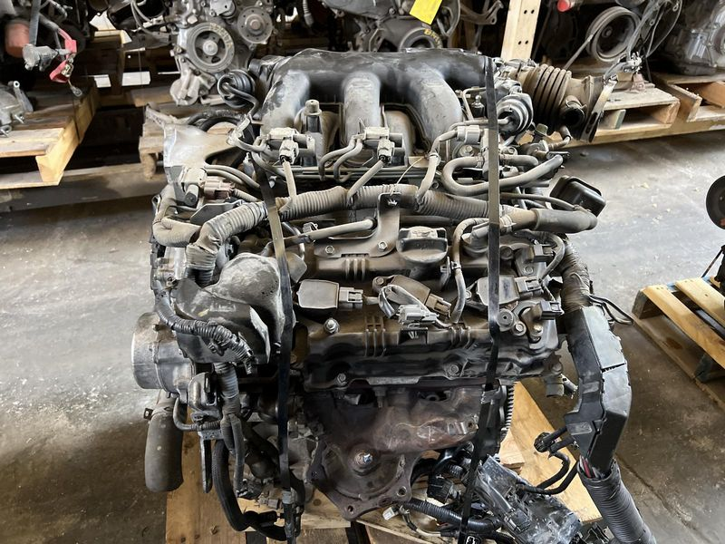 2018 NISSAN PATHFINDER (3.5L, VIN D, 4th digit, VQ35DD) Used Engine