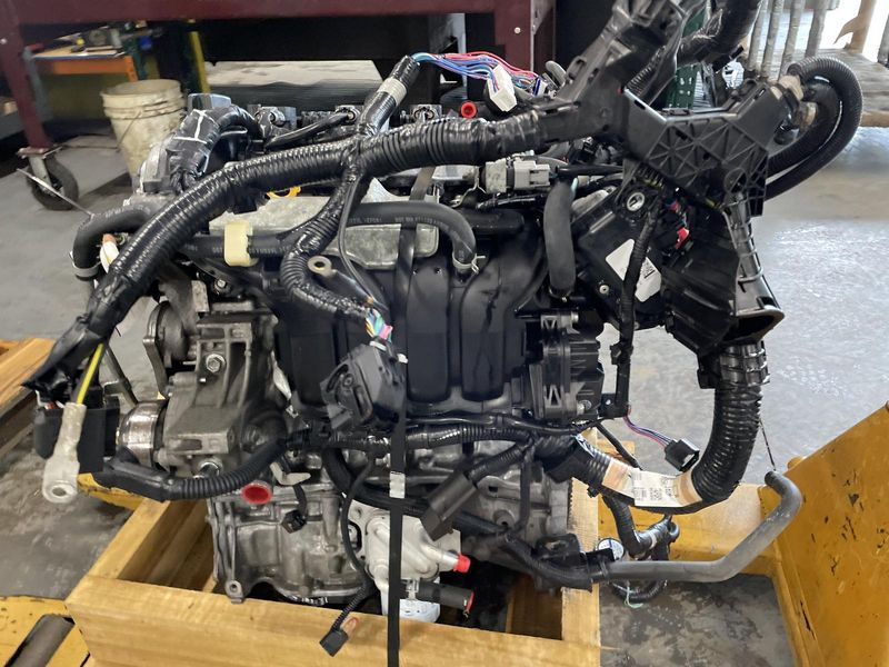 2022 NISSAN VERSA (1.6L, VIN C, 4th digit, HR16DE), CVT Used Engine