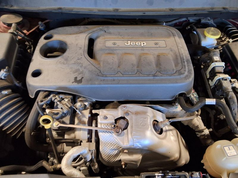 2022 Jeep CHEROKEE 2.0L (VIN N, 8th digit), two piece oil pan Used Engine