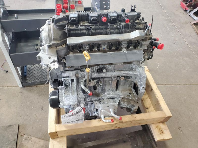 2021 NISSAN VERSA (1.6L, VIN C, 4th digit, HR16DE), CVT Used Engine