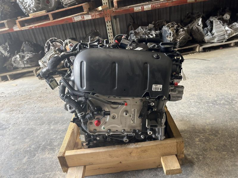 2020 Jeep CHEROKEE 2.0L (VIN N, 8th digit), one piece oil pan Used Engine