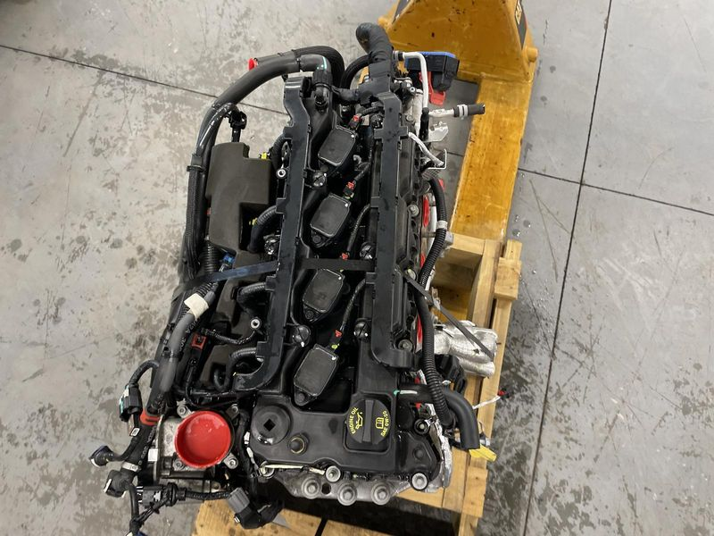2019 Jeep CHEROKEE 3.2L (VIN X, 8th digit), two piece oil pan Used Engine
