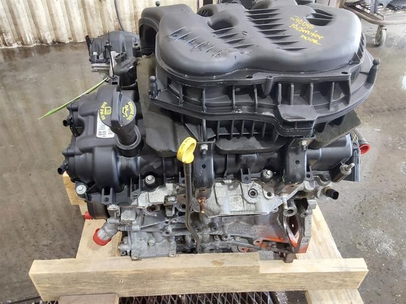 2016 Jeep CHEROKEE 3.2L (VIN S, 8th digit), one piece oil pan Used Engine
