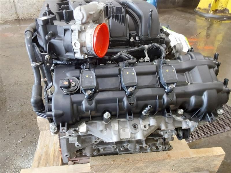 2016 Jeep CHEROKEE 3.2L (VIN S, 8th digit), one piece oil pan Used Engine