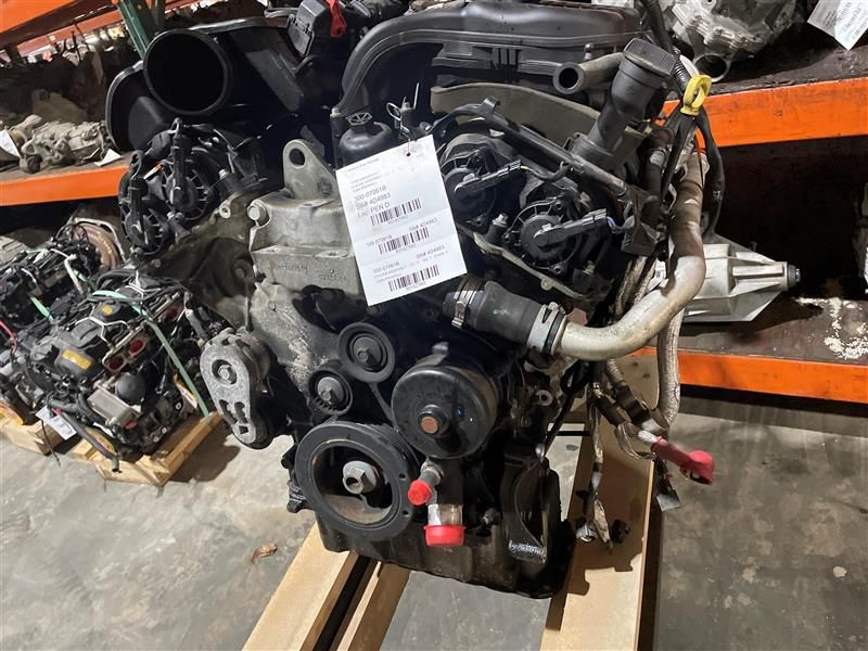 2016 Jeep CHEROKEE 3.2L (VIN S, 8th digit), two piece oil pan (opt AWL) Used Engine
