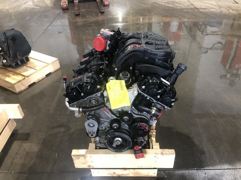 2015 Jeep CHEROKEE 3.2L (VIN S, 8th digit), two piece oil pan (opt AWL) Used Engine