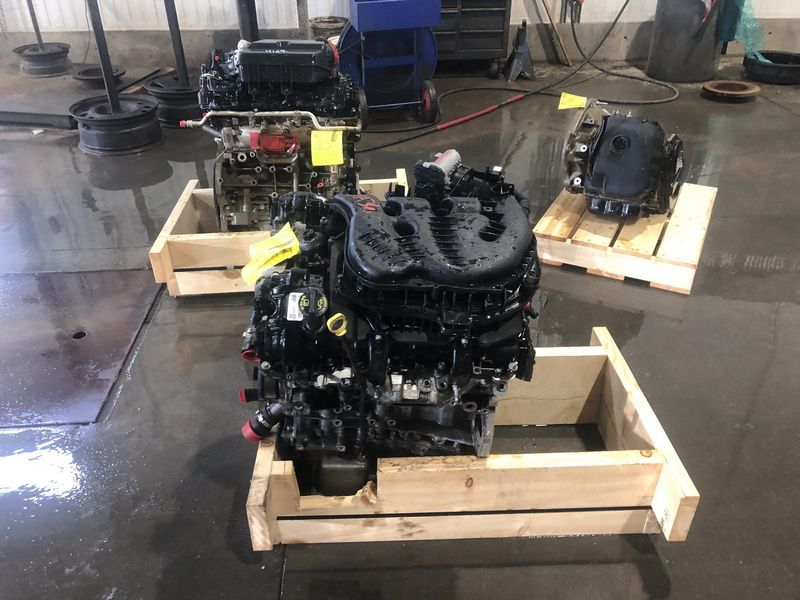 2015 Jeep CHEROKEE 3.2L (VIN S, 8th digit), two piece oil pan (opt AWL) Used Engine