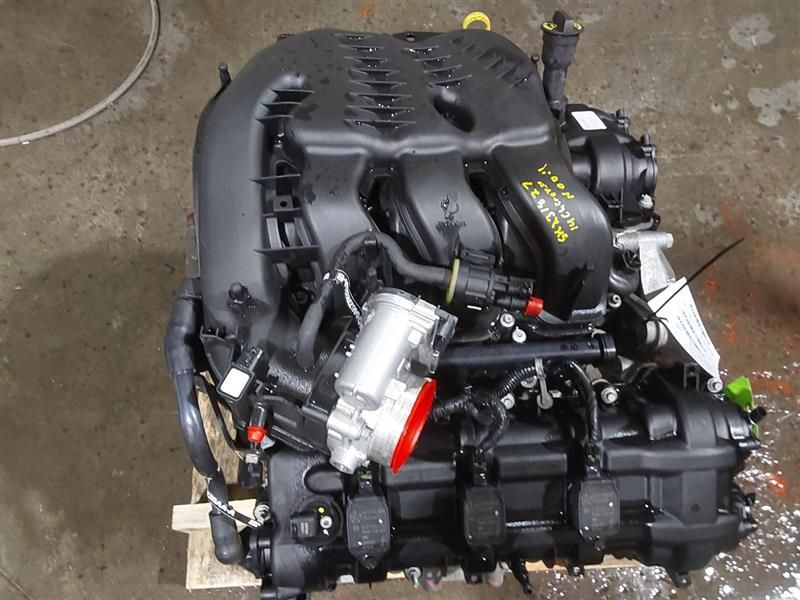 2014 Jeep CHEROKEE 3.2L (VIN S, 8th digit), one piece oil pan Used Engine