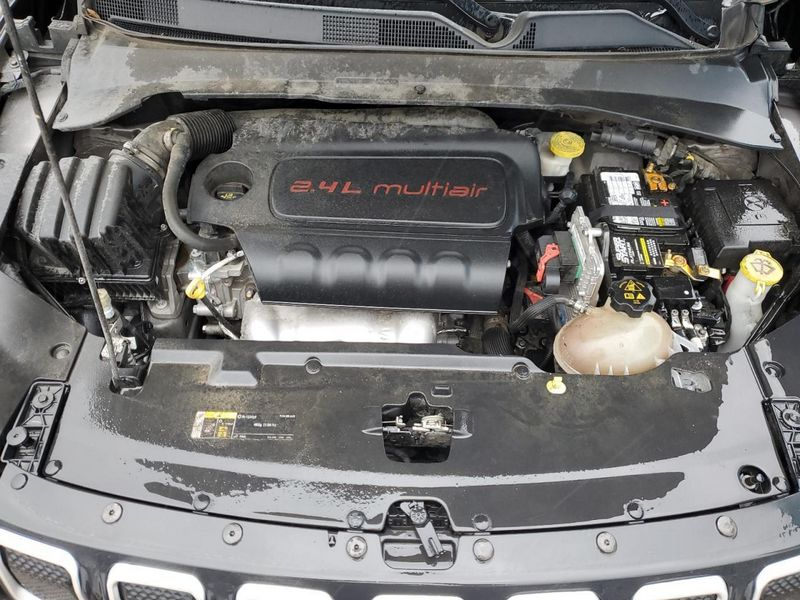 2022 Jeep COMPASS (2.4L, VIN B, 8th digit), 6 speed (FWD) Used Engine