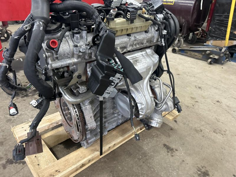 2017 VOLVO V60 (2.0L), VIN 40 (4th and 5th digits, B4204T11, turbo) Used Engine