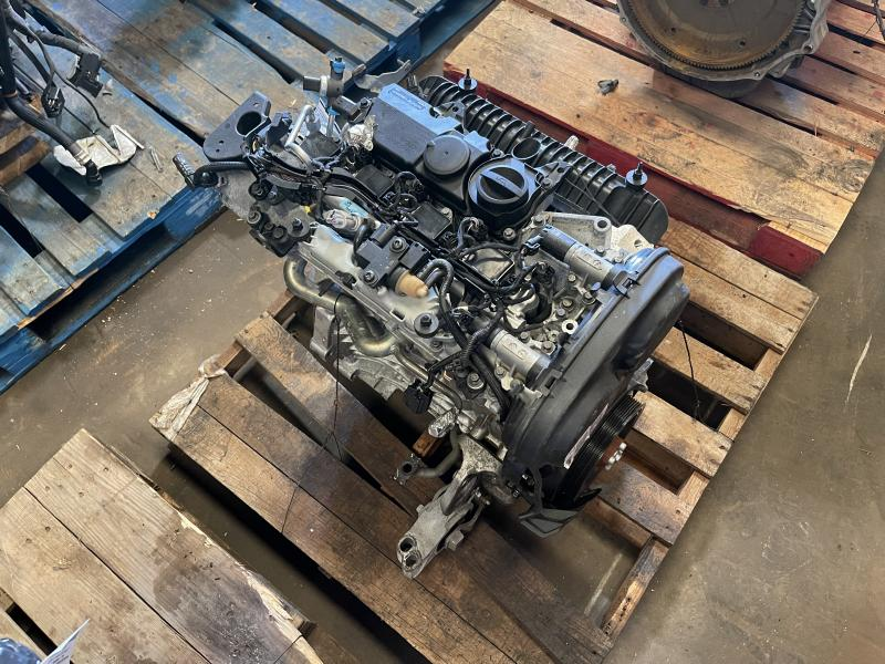 2020 VOLVO XC40 (2.0L, turbo), VIN 16 (4th and 5th digit, B4204T18) Used Engine