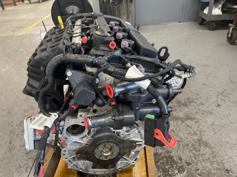 2016 Jeep COMPASS 2.4L VIN B (8th digit), oil cooler Used Engine