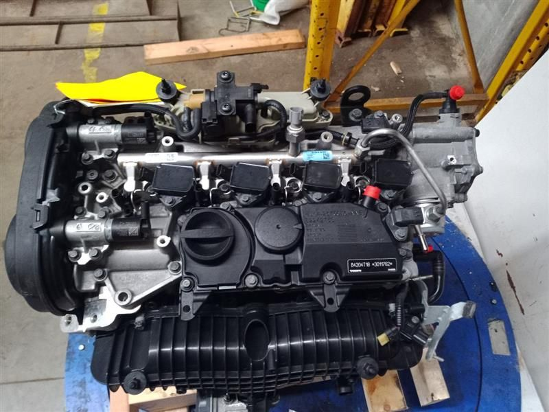 2019 VOLVO XC40 (2.0L, turbo), VIN 16 (4th and 5th digit, B4204T18) Used Engine