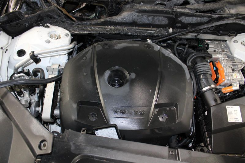 2017 VOLVO XC90 (2.0L), VIN BC (4th and 5th digit, B4204T28 engine), gasoline Used Engine