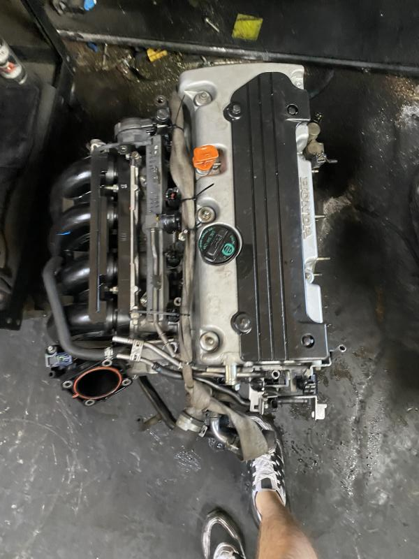 2009 HONDA ACCORD 2.4L, VIN 2 (6th digit, Sdn), LX, Canada emissions Used Engine