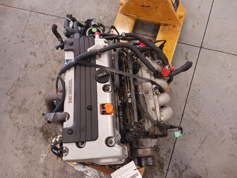 2004 HONDA ACCORD 2.4L, VIN 7 (6th digit) Used Engine