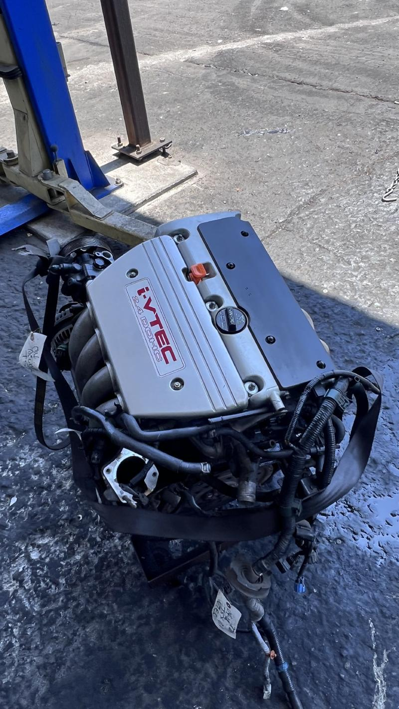 2004 HONDA ACCORD 2.4L, VIN 7 (6th digit) Used Engine
