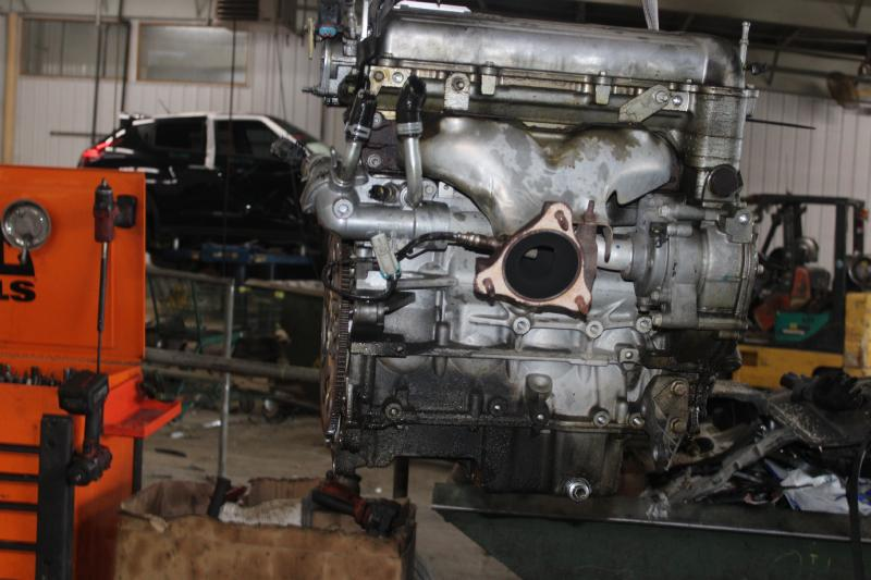 2006 SATURN ION 2.4L (VIN B, 8th digit, opt LE5), oil cooler Used Engine