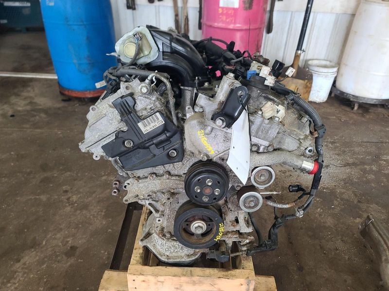 2016 TOYOTA HIGHLANDER gasoline, 3.5L, VIN K (5th digit, 2GRFE engine, 6 cylinder), oil cooler Used Engine