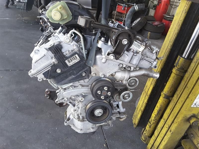 2016 TOYOTA HIGHLANDER gasoline, 3.5L, VIN K (5th digit, 2GRFE engine, 6 cylinder), oil cooler Used Engine